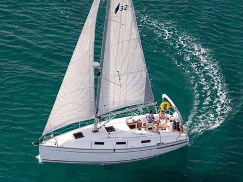 Book yachts online - sailboat - Bavaria 32 Cruiser - STAR CHIARA - rent