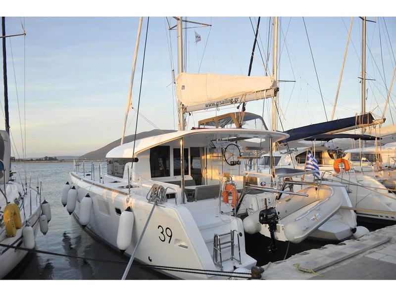 Book yachts online - catamaran - Lagoon 39 - EXPLORER - rent