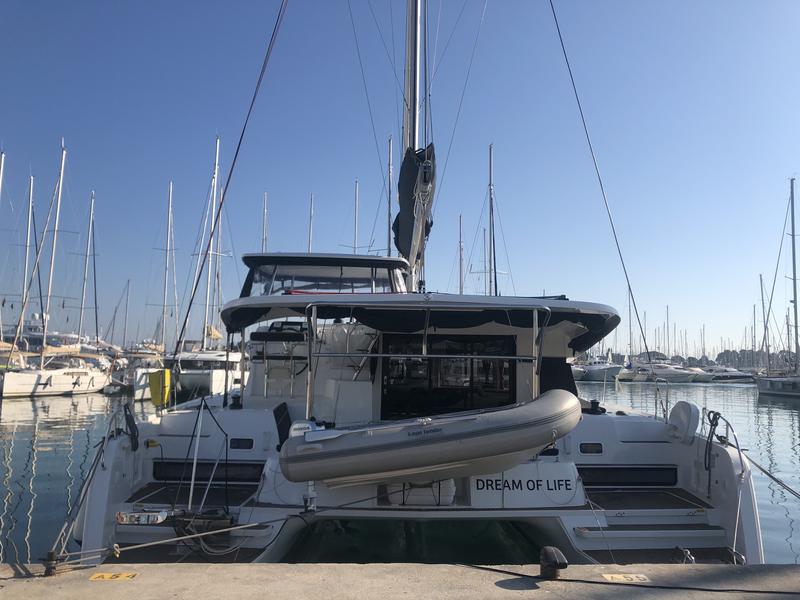 Book yachts online - catamaran - Lagoon 42 - Lagoon 42 - rent