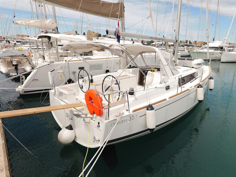 Book yachts online - sailboat - Oceanis 35.1 - IDILA  - rent