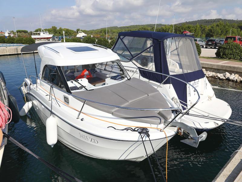 Book yachts online - motorboat - Antares 8 - BELECA - rent