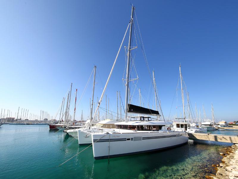 Book yachts online - catamaran - Lagoon 450 - FELIX FINIS  - rent