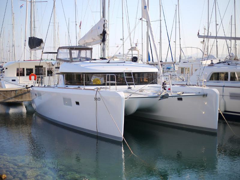 Book yachts online - catamaran - Lagoon 39 - VENTUS Generator - rent