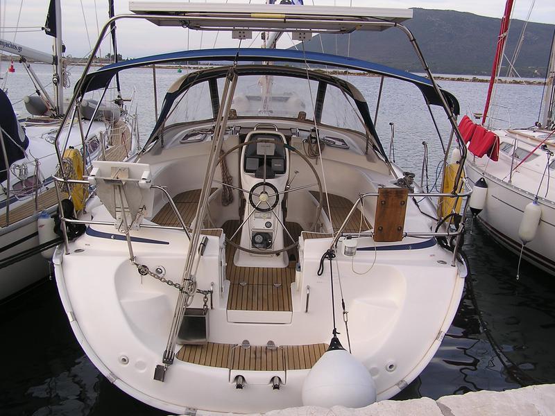 Book yachts online - sailboat - Bavaria 39 Cruiser - Julia - rent