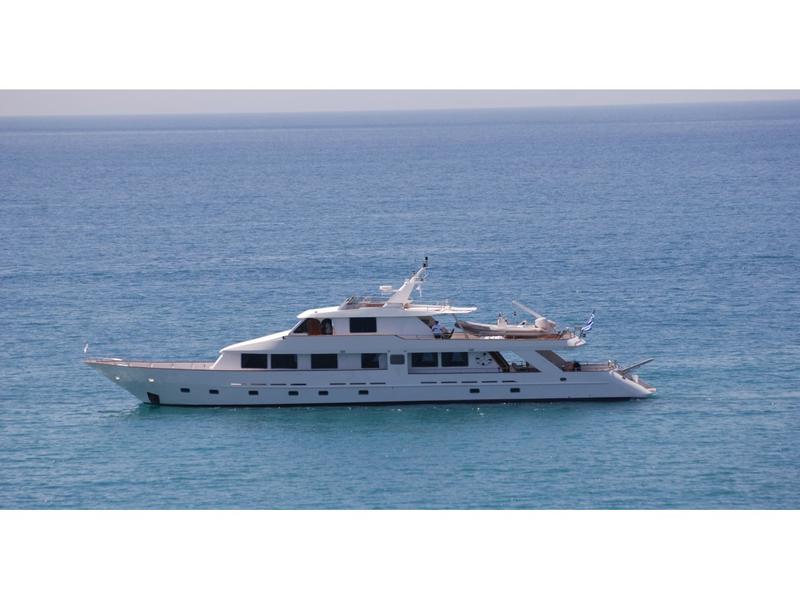 Book yachts online - motorboat - Perama Shipyards 102 - Elena - rent