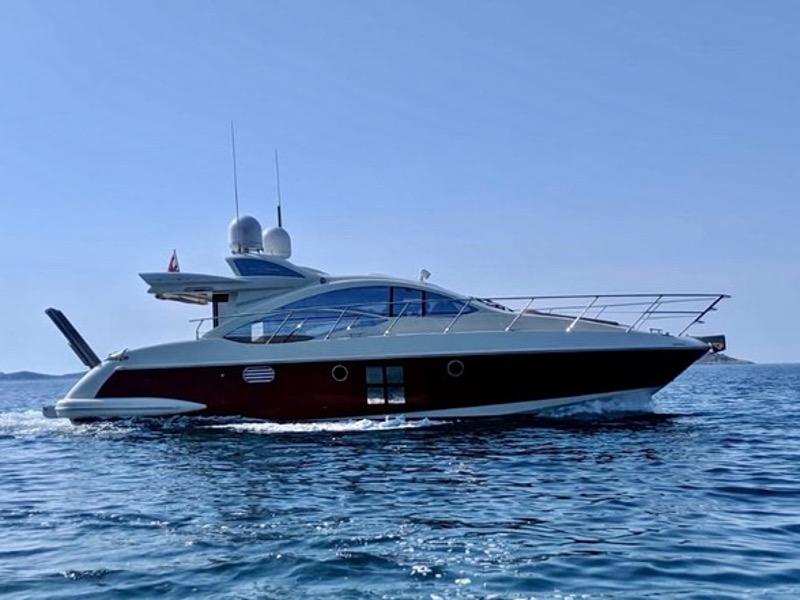 Book yachts online - motorboat - Azimut 43 - AMBRA - rent