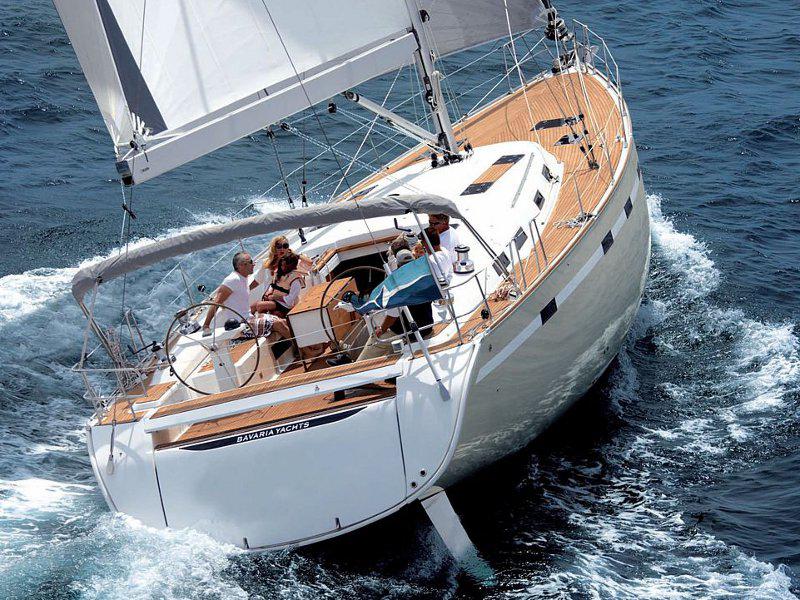 Book yachts online - sailboat - Bavaria Cruiser 55 - EC- 55B-10-G - rent