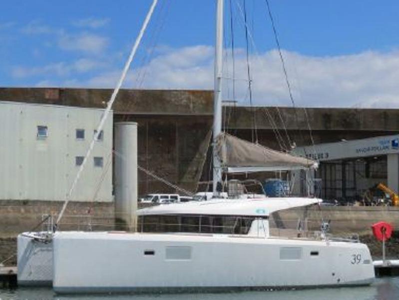 Book yachts online - catamaran - Lagoon 39 - EC- L39-14-G - rent