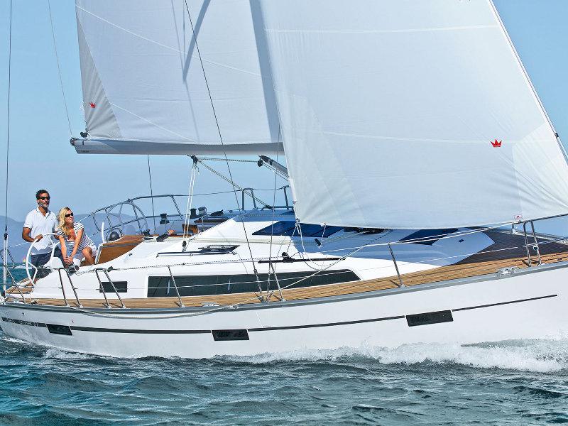 Book yachts online - sailboat - Bavaria Cruiser 37 - EC- 37C-14-F - rent