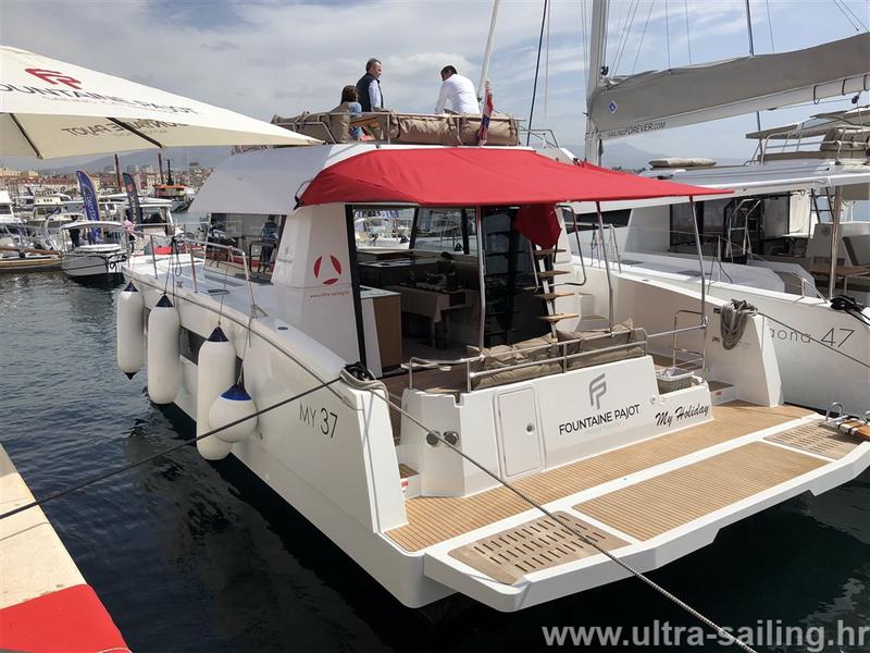 Book yachts online - powercatamaran - MY 37 - MY HOLIDAY- with AC and generator - rent