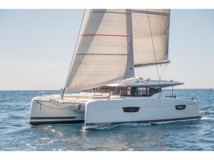 Book yachts online - catamaran - Astréa 42 - OCEAN RUNNER - AC and generator - rent