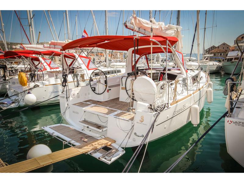 Book yachts online - sailboat - Oceanis 35 - MALA LUNA - rent