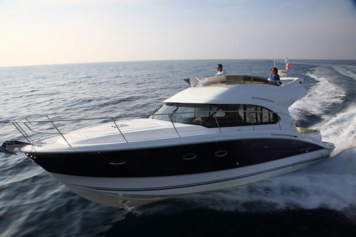 Book yachts online - motorboat - Antares 42 (2014) - ROKO V - rent