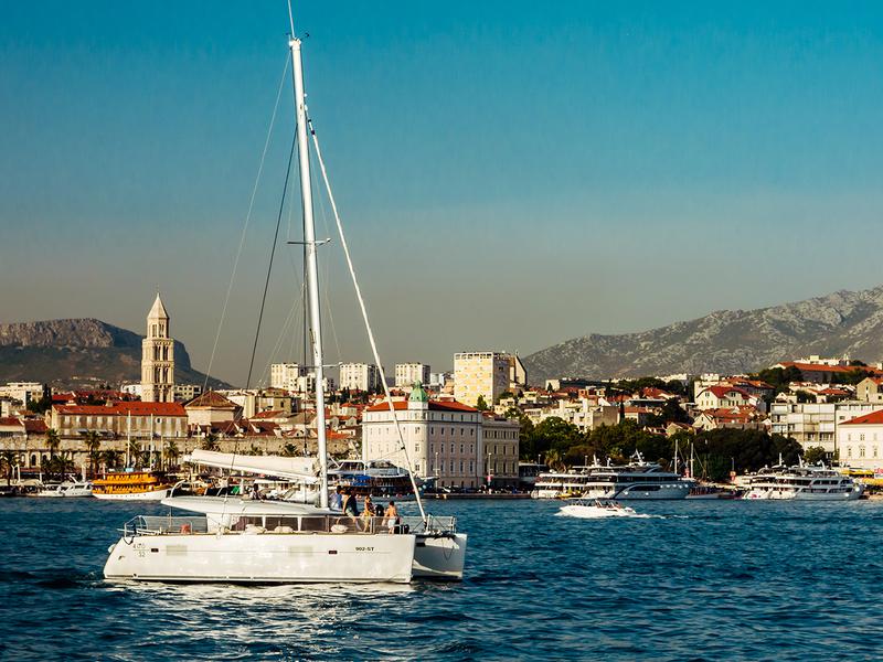 Book yachts online - catamaran - Lagoon 400 S2 (2013) - BABULICA - rent