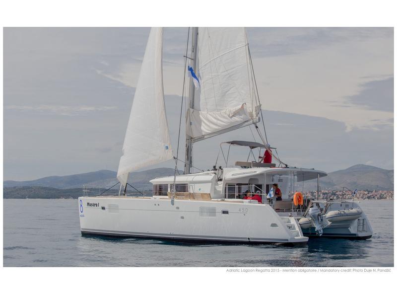 Book yachts online - catamaran - Lagoon 450 (2014) equipped with generator, A/C (saloon) - MUSTRA I - rent