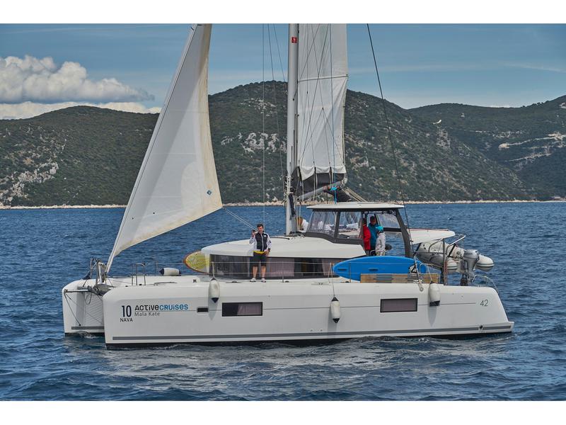 Book yachts online - catamaran - Lagoon 42 (2017) MALA KATE equipped with generator, A/C (saloon) - MALA KATE - rent