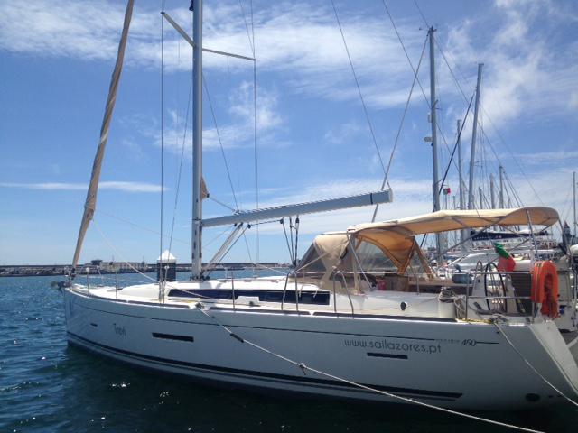 Book yachts online - sailboat - Dufour 450 GL - Trevi - rent