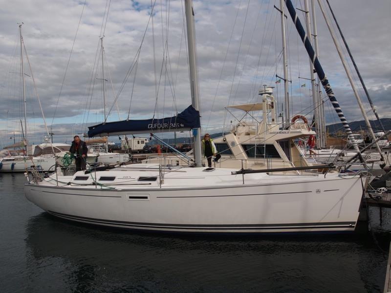 Book yachts online - sailboat - Dufour 385 - Chouquette - rent