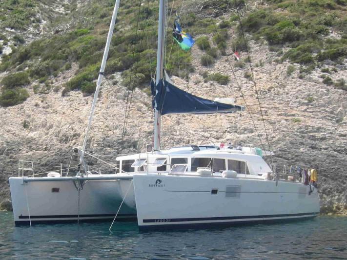 Book yachts online - catamaran - Lagoon 440 - Rafaella K - rent