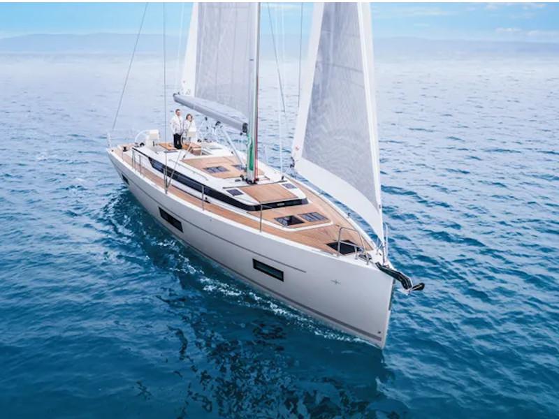 Book yachts online - sailboat - Bavaria C45 - Slv I - rent