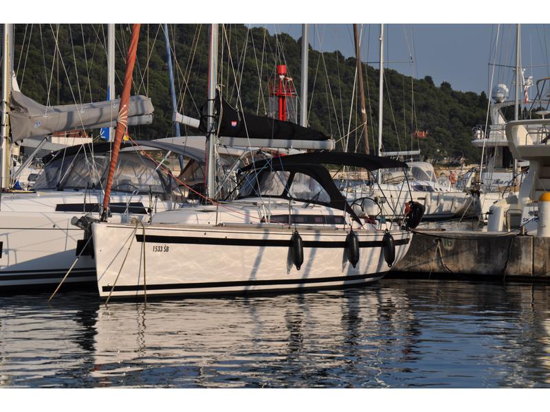Book yachts online - sailboat - Salona 38 - Rehab - rent