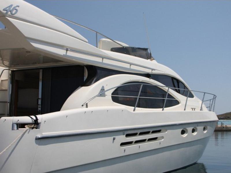 Book yachts online - motorboat - Azimut 46 - Nena - rent