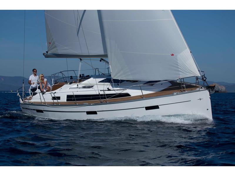 Book yachts online - sailboat - Bavaria 37 - Sailtours - rent