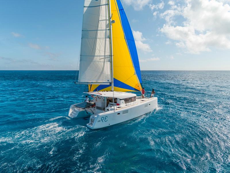 Book yachts online - catamaran - Lagoon 39 - Catanoo - rent
