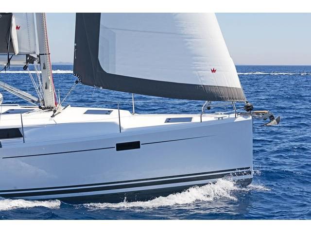 Book yachts online - sailboat - Hanse 385 - Serendip - rent
