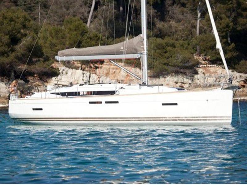 Book yachts online - sailboat - Sun Odyssey 519 A/C &amp; GEN - Eva (ONLY SKIPPERED) - rent