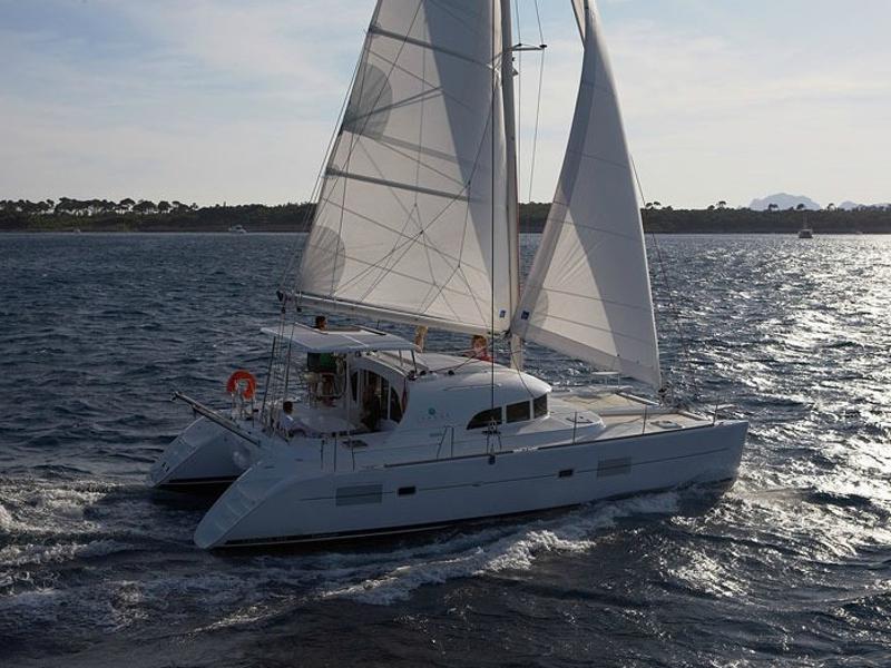 Book yachts online - catamaran - Lagoon 380 - Golf Charlie - rent
