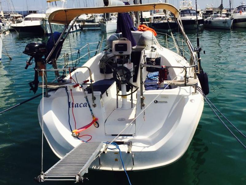 Book yachts online - sailboat - Hunter 31 - Itaca - rent