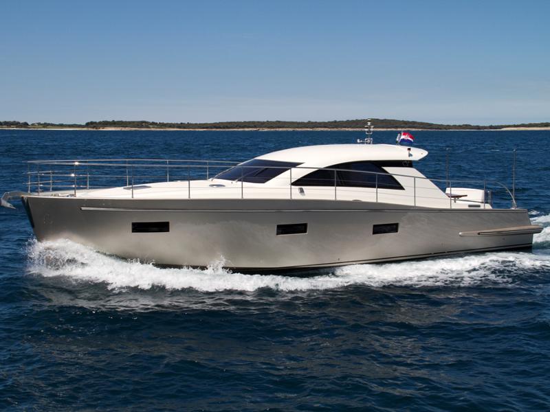 Book yachts online - motorboat - Cyrus 13.8 Hardtop - Punta II - rent