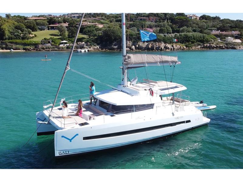 Book yachts online - catamaran - Bali 4.3 - Hogwarts - rent