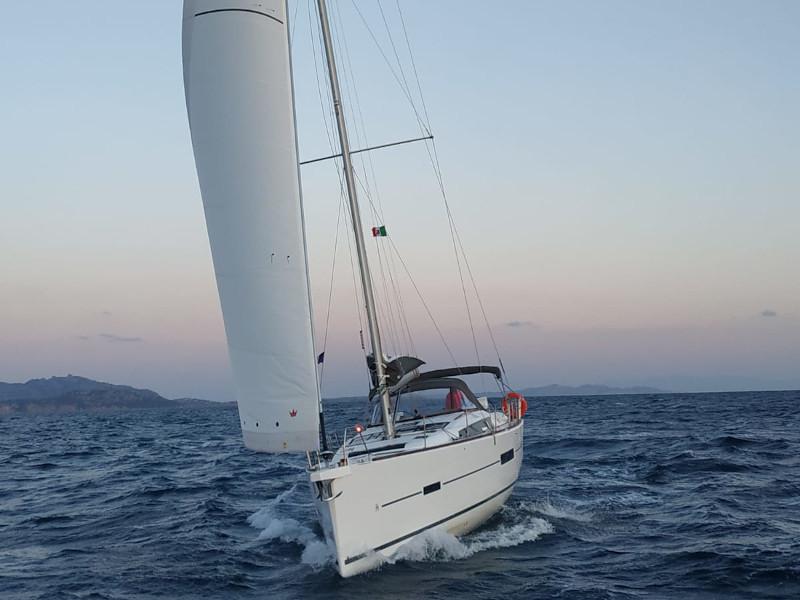 Book yachts online - sailboat - Dufour 520 Grand Large - Holiday planet - rent
