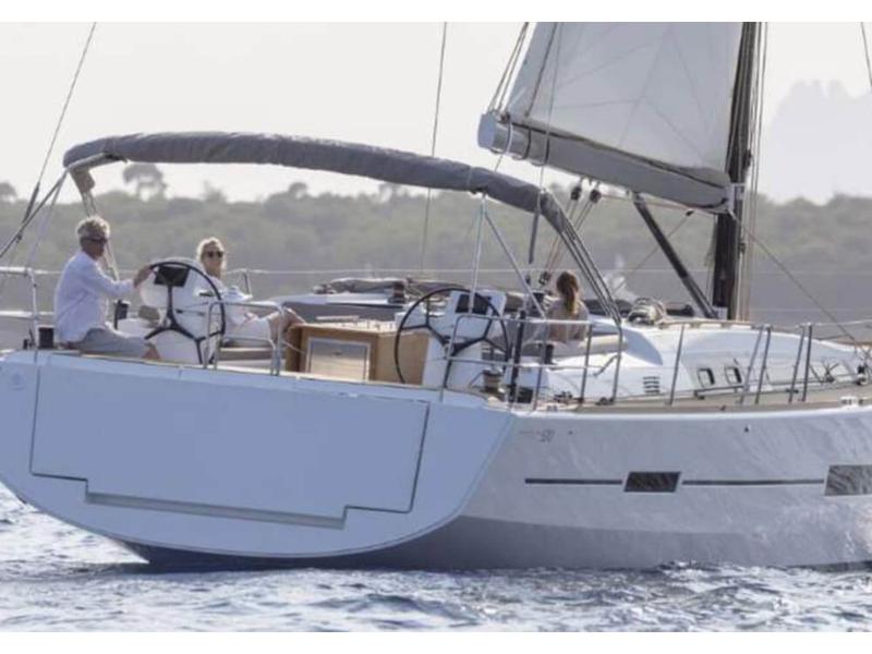 Book yachts online - sailboat - Dufour 520 Grand Large - Malù - rent