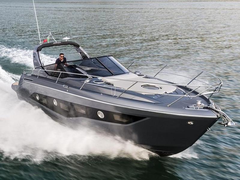 Book yachts online - motorboat - Cranchi Z35 - Vito - rent