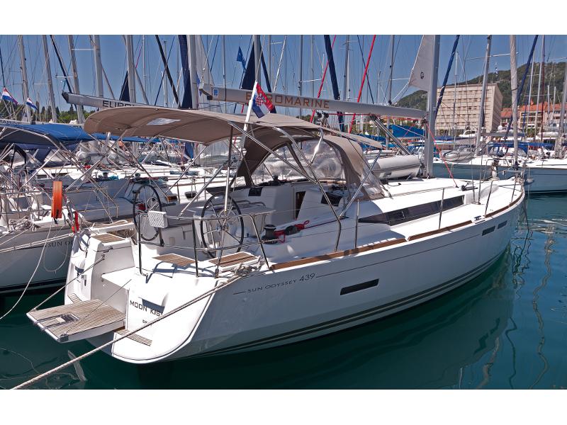 Book yachts online - sailboat - Sun Odyssey 439 - Moon Kiss - rent