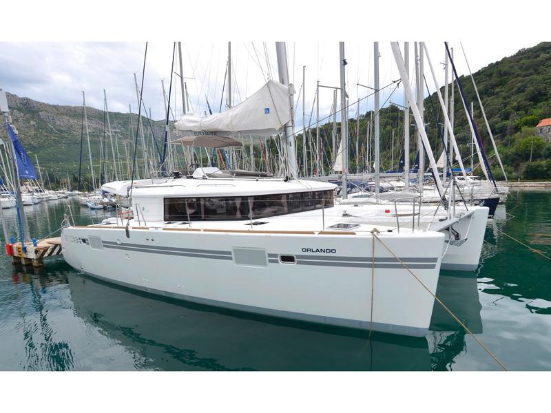 Book yachts online - catamaran - Lagoon 450 Flybridge - Orlando - rent