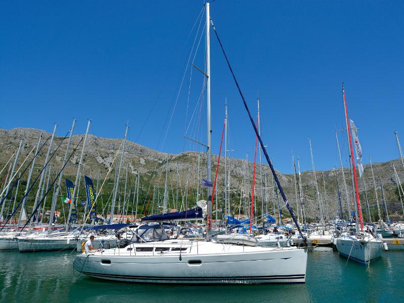 Book yachts online - sailboat - Sun Odyssey 42i - Sea Kiss - rent