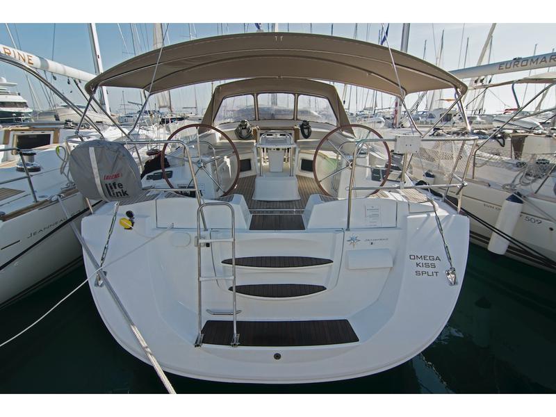 Book yachts online - sailboat - Jeanneau 53 - Omega Kiss  - rent