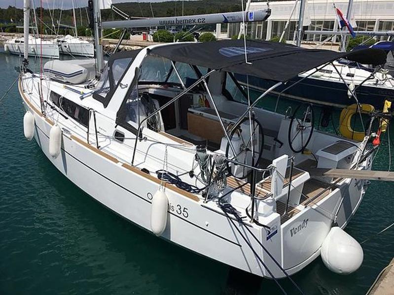 Book yachts online - sailboat - Oceanis 35 - Vendy - rent