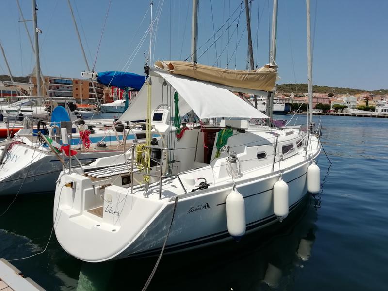 Book yachts online - sailboat - Hanse 315 - Libera - rent