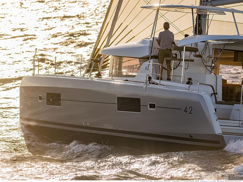 Book yachts online - catamaran - Lagoon 42 - MANGO II - rent