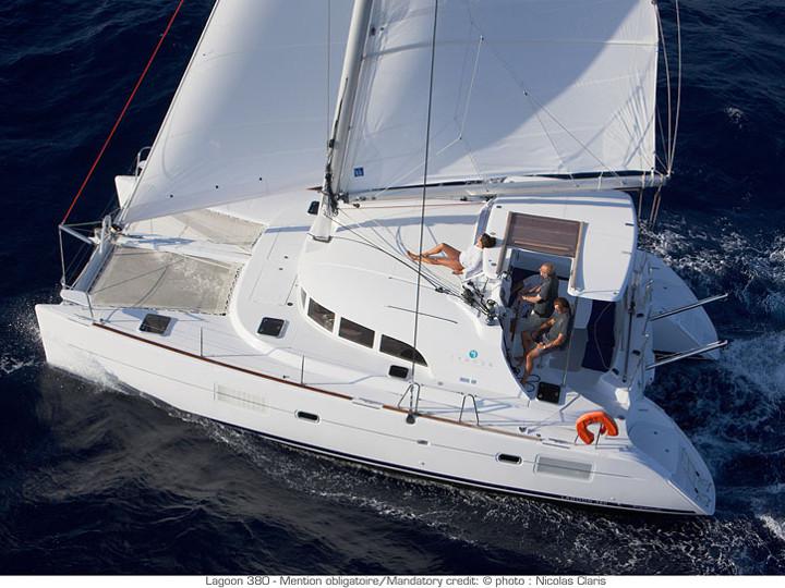 Book yachts online - catamaran - Lagoon 380 - Kiwi II - rent