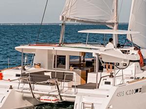 Book yachts online - catamaran - Lagoon 450 Sportop - MANGO V - rent