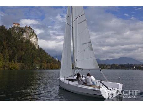 Book yachts online - sailboat - Elan E1 - Elanka 69 - rent