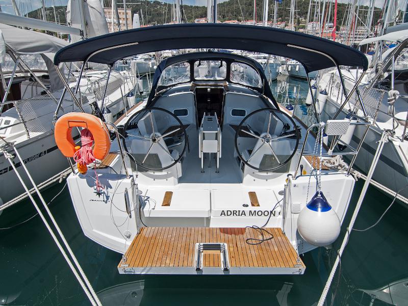 Book yachts online - sailboat - Sun Odyssey 349 - Adria Moon - rent