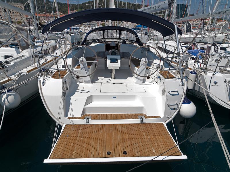 Book yachts online - sailboat - Bavaria Cruiser 46 - Adria Wind - rent