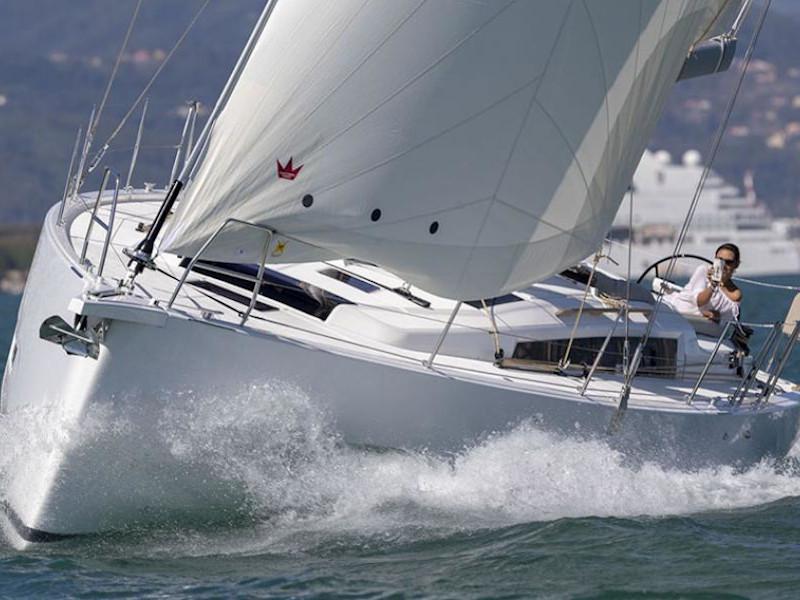 Book yachts online - sailboat - Dufour 430 Grand Large - Blue Moon 1 - rent